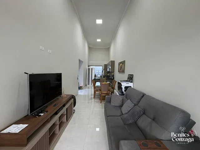 Casa 3 quartos e 2 banheiros, à venda, no bairro Jardim Dias I em Maringá