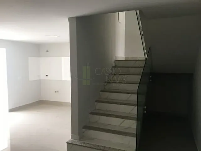 Sobrado com 188m² 3 quartos e 3 banheiros, à venda, no bairro Jardim das Flores I em Apucarana