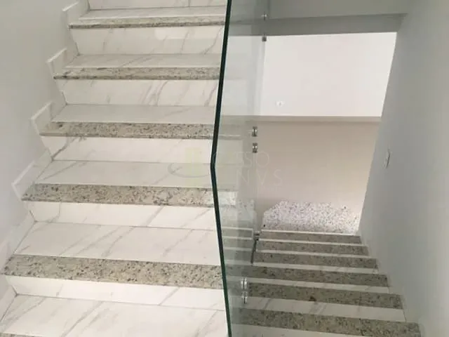 Sobrado com 188m² 3 quartos e 3 banheiros, à venda, no bairro Jardim das Flores I em Apucarana