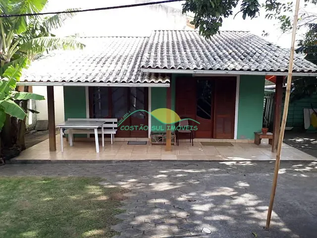 Casa 1 quarto e 1 banheiro, à venda, no bairro Morro das Pedras em Florianópolis