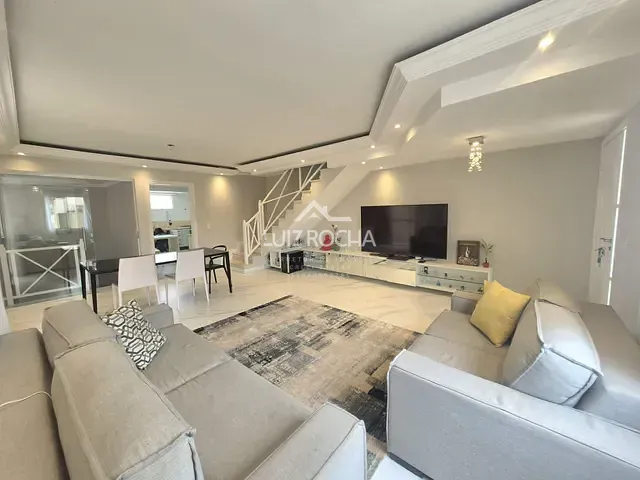 Casa com 178m² 3 quartos e 3 banheiros, à venda, no bairro Granja Viana em Cotia