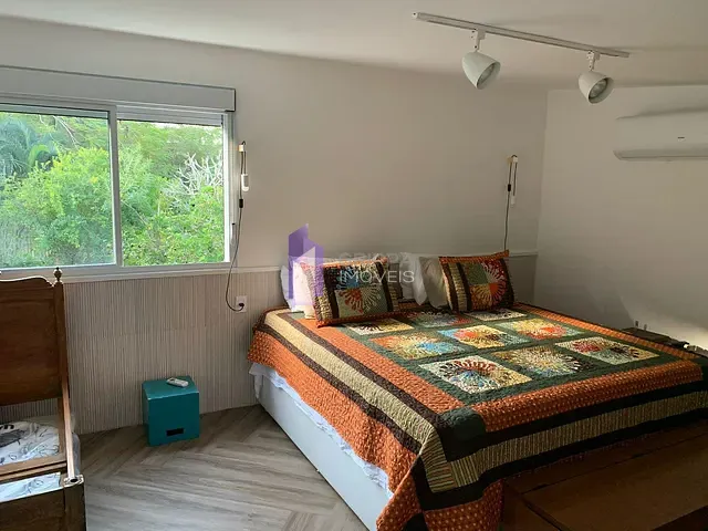 Casa 2 quartos e 2 banheiros, para alugar, no bairro Itacoatiara em Niterói