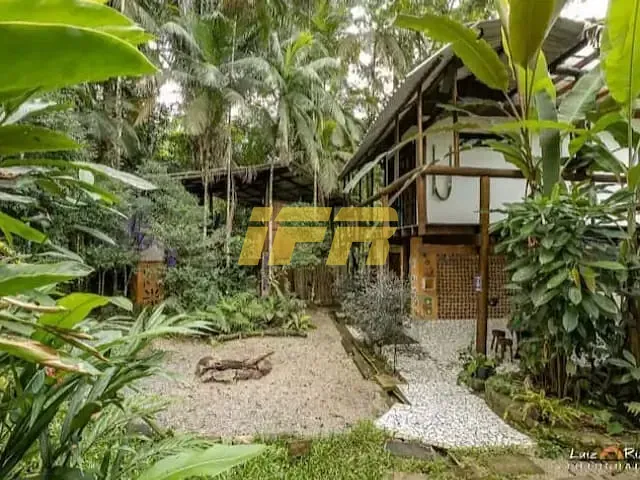 Casa com 1000m² 7 quartos e 2 banheiros, à venda, no bairro Corcovado em Ubatuba