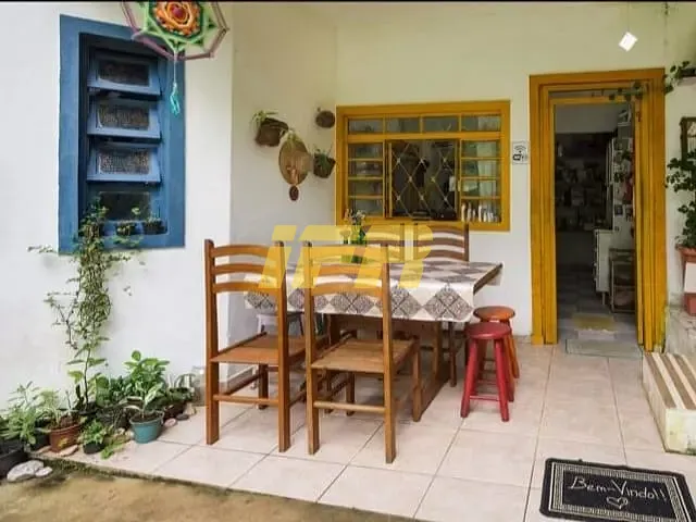 Casa com 1000m² 7 quartos e 2 banheiros, à venda, no bairro Corcovado em Ubatuba