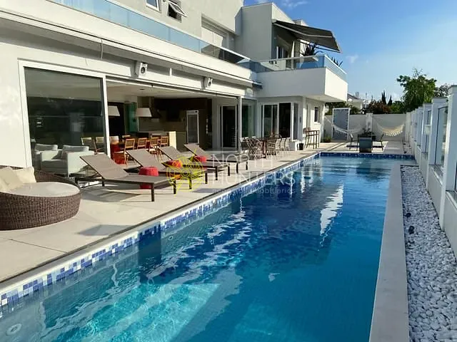 Casa com 1000m² 5 quartos e 8 banheiros, à venda, no bairro Jurerê Internacional em Florianópolis