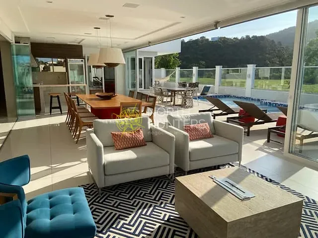 Casa com 1000m² 5 quartos e 8 banheiros, à venda, no bairro Jurerê Internacional em Florianópolis