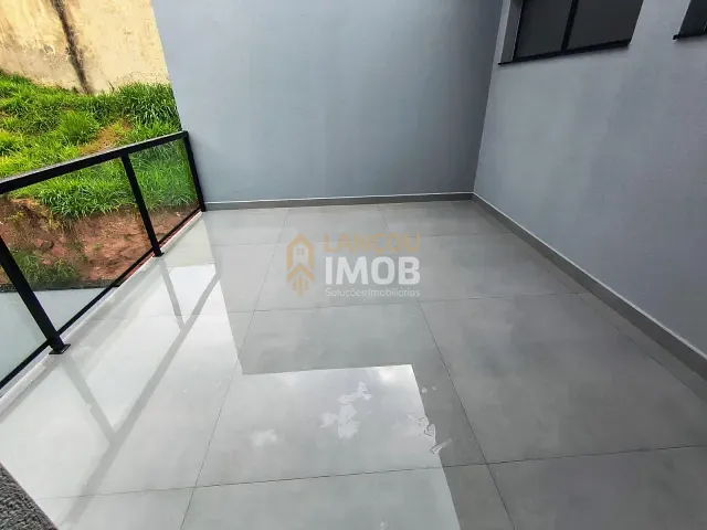 Casa 3 quartos e 4 banheiros, à venda, no bairro Loteamento Vale dos Lagos em Várzea Paulista