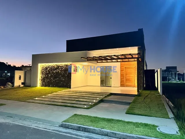 Casa 4 quartos e 4 banheiros, à venda, no bairro Nossa Senhora da Vitória em Ilhéus