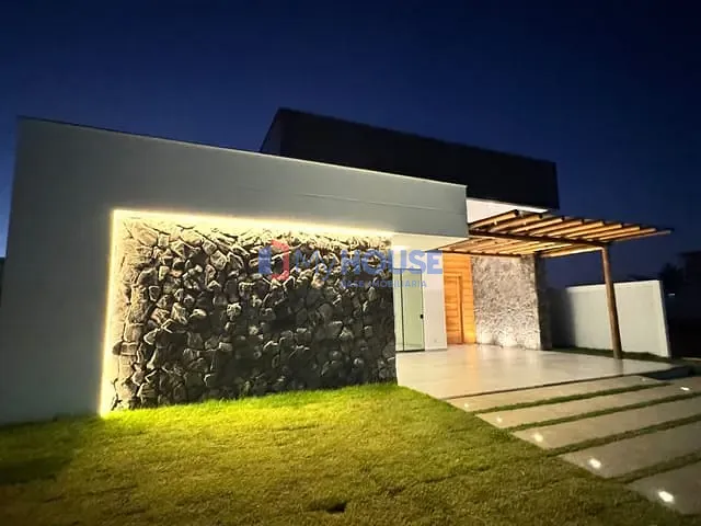 Casa 4 quartos e 4 banheiros, à venda, no bairro Nossa Senhora da Vitória em Ilhéus