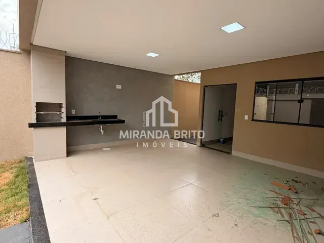 Casa 2 quartos e 2 banheiros, à venda, no bairro Jardim Veneza em Aparecida de Goiânia