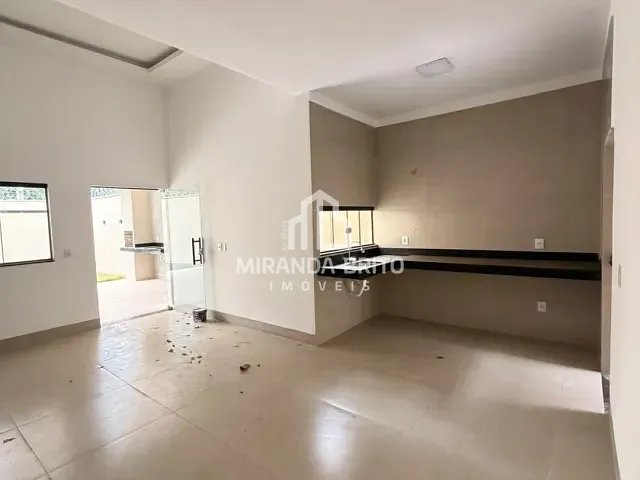 Casa 2 quartos e 2 banheiros, à venda, no bairro Jardim Veneza em Aparecida de Goiânia