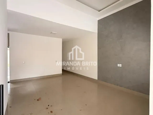 Casa 2 quartos e 2 banheiros, à venda, no bairro Jardim Veneza em Aparecida de Goiânia
