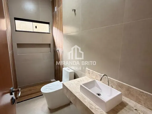 Casa 2 quartos e 2 banheiros, à venda, no bairro Jardim Veneza em Aparecida de Goiânia