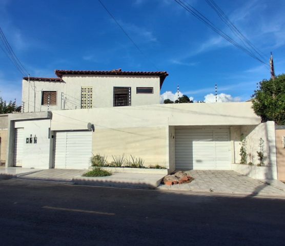 Casa à venda ou para alugar, no bairro São Luís I em Arapiraca