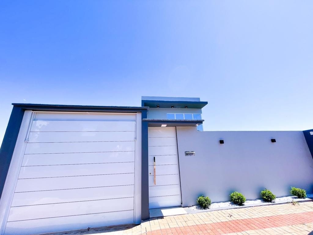 Casa à venda com 3 dormitórios, 2 banheiros, 2 vagas de garagens e 242m² de área privativa no bairro Líder