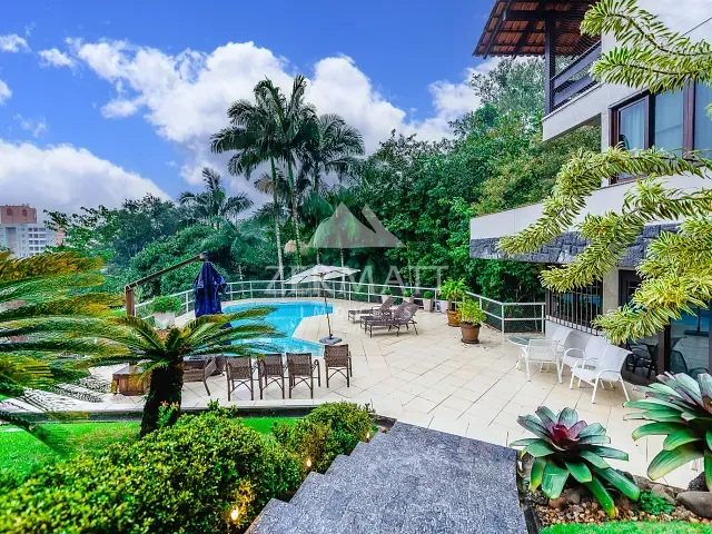 Casa com 3300m² 4 quartos e 4 banheiros, à venda, no bairro Garcia em Blumenau