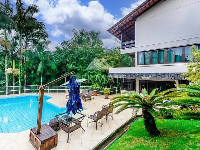 Casa com 3300m² 4 quartos e 4 banheiros, à venda, no bairro Garcia em Blumenau