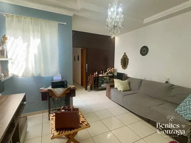 Casa 3 quartos e 2 banheiros, à venda, no bairro Jardim Real em Maringá