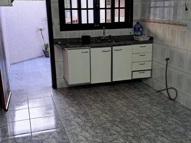 Casa 3 quartos e 3 banheiros, à venda, no bairro Vila Suissa em Mogi das Cruzes