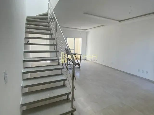 Casa com 133m² 3 quartos e 2 banheiros, à venda, no bairro Pereque em Porto Belo