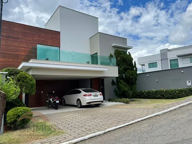 Casa com 435m², à venda, no bairro Village Nobre em Ipatinga