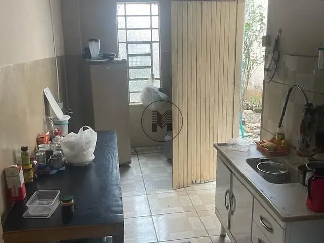 Casa com 250m² 3 quartos e 1 banheiro, à venda, no bairro Centro em Aparecida