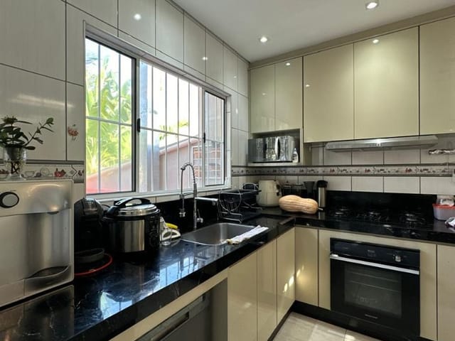 Casa com 500m² 3 quartos e 3 banheiros, à venda, no bairro Residencial Vale das Nogueiras em Americana