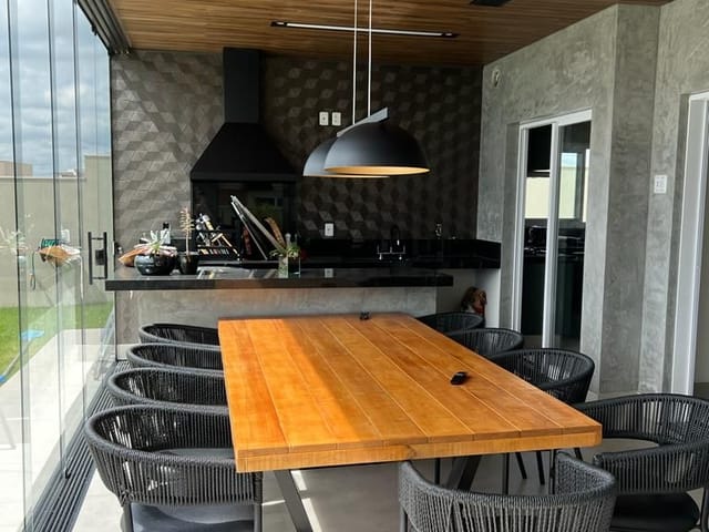 Casa com 525m² 4 quartos e 6 banheiros, à venda ou para alugar, no bairro Urbanova em São José dos Campos