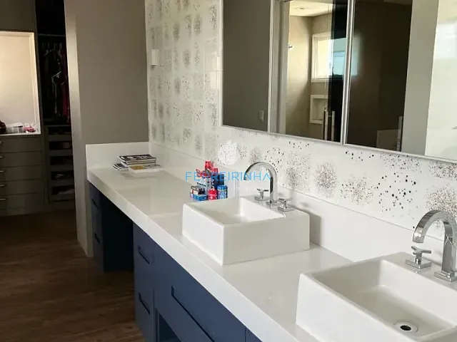 Casa com 525m² 4 quartos e 6 banheiros, à venda, no bairro Condomínio Residencial Alphaville II em São José dos Campos