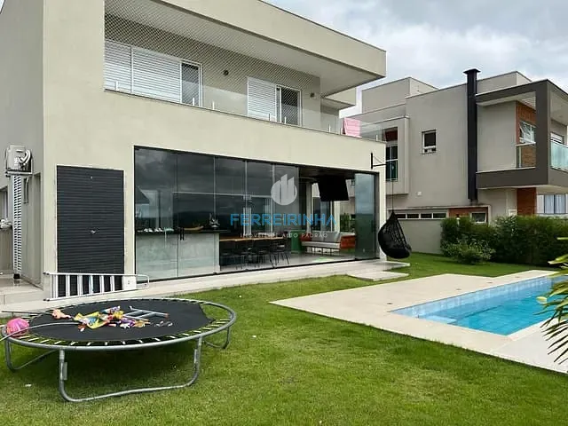 Casa com 525m² 4 quartos e 6 banheiros, à venda, no bairro Urbanova em São José dos Campos