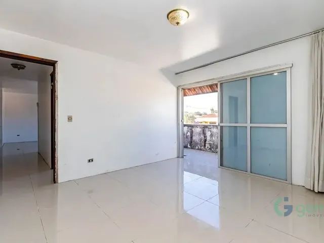 Casa com 360m² 5 quartos e 6 banheiros, à venda, no bairro Uberaba em Curitiba