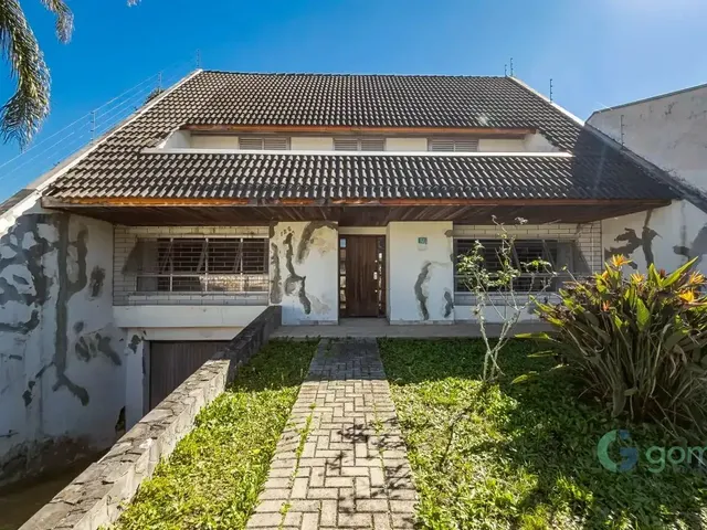 Casa com 360m² 5 quartos e 6 banheiros, à venda, no bairro Uberaba em Curitiba