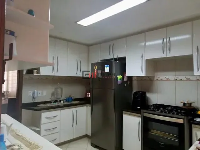Casa com 340m² 4 quartos e 4 banheiros, à venda, no bairro Monte Belo em Londrina