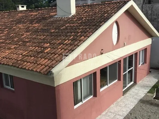 Casa 6 quartos e 3 banheiros, à venda, no bairro Laranjal em Pelotas