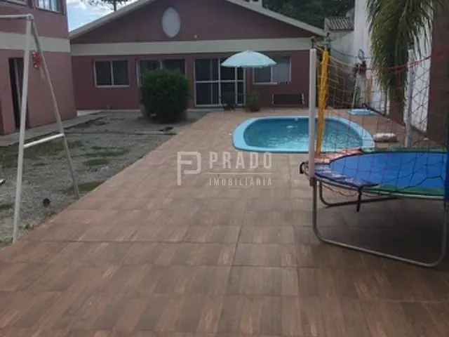Casa 6 quartos e 3 banheiros, à venda, no bairro Laranjal em Pelotas