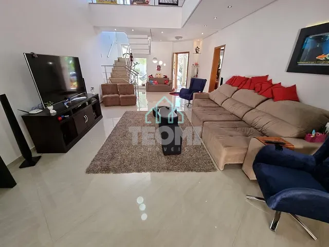 Casa com 255m² 3 quartos e 1 banheiro, à venda, no bairro Campos do Conde 1 em Taubaté