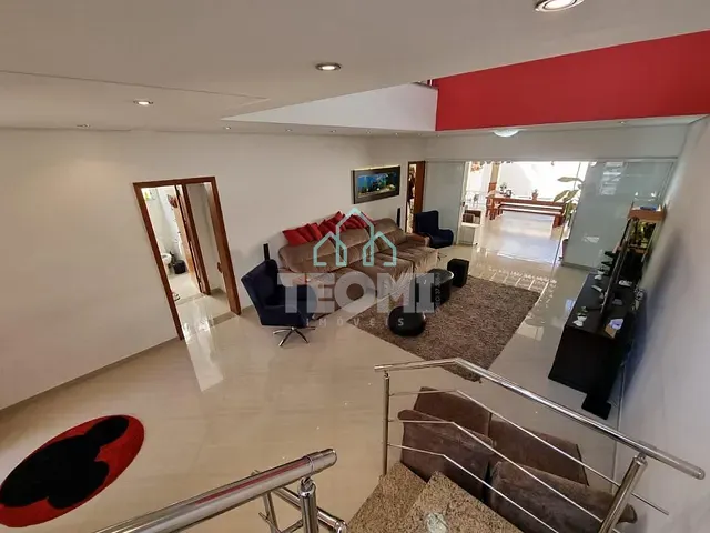 Casa com 255m² 3 quartos e 1 banheiro, à venda, no bairro Campos do Conde 1 em Taubaté