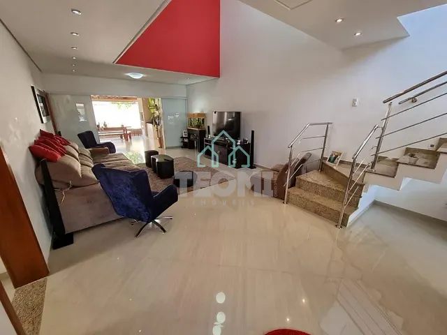 Casa com 255m² 3 quartos e 1 banheiro, à venda, no bairro Campos do Conde 1 em Taubaté
