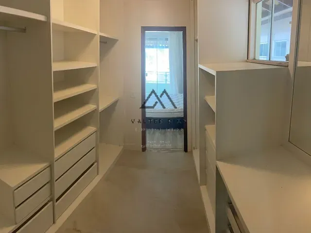 Casa 4 quartos e 5 banheiros, à venda ou para alugar, no bairro Nossa Senhora da Vitória em Ilhéus