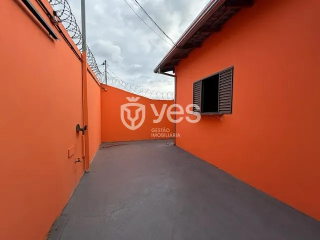 Casa 3 quartos e 2 banheiros, para alugar, no bairro Loteamento Jardim América em Araxá