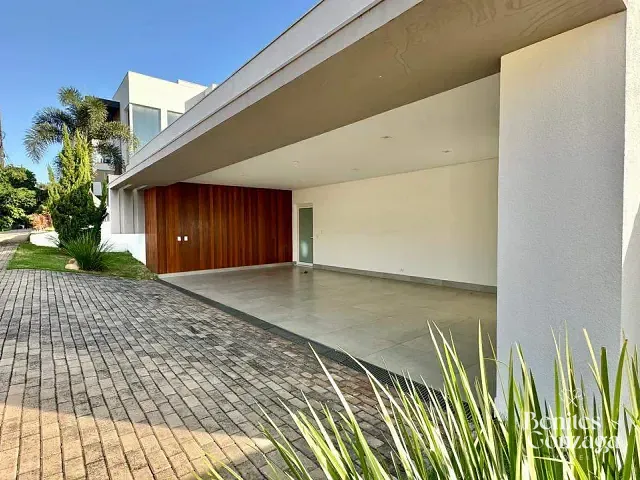 Casa 4 quartos e 4 banheiros, à venda, no bairro Chácaras Aeroporto em Maringá