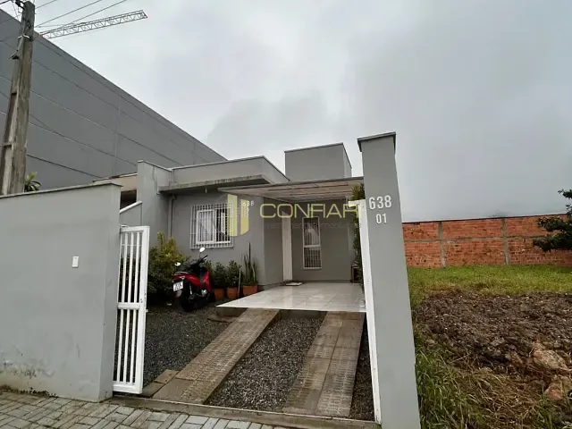 Casa 2 quartos e 2 banheiros, à venda, no bairro Morretes em Itapema