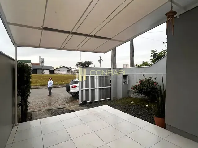 Casa 2 quartos e 2 banheiros, à venda, no bairro Morretes em Itapema