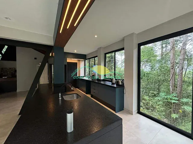 Casa com 890m² 3 quartos e 4 banheiros, para alugar, no bairro Campeche em Florianópolis