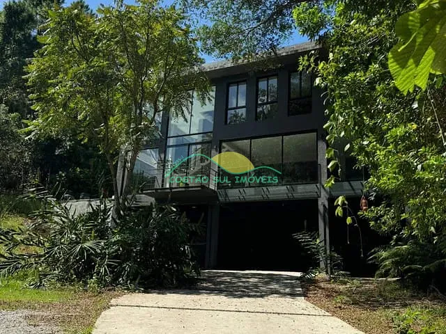 Casa com 890m² 3 quartos e 4 banheiros, para alugar, no bairro Campeche em Florianópolis