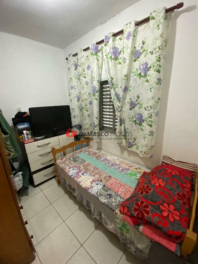 Casa à venda com 2 quartos, 170m² - Foto 7