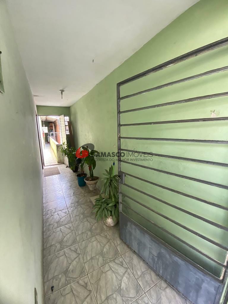 Casa à venda com 2 quartos, 170m² - Foto 2