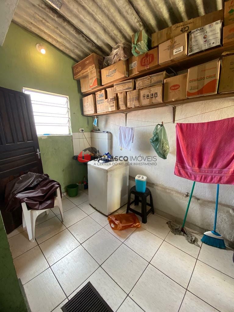 Casa à venda com 2 quartos, 170m² - Foto 14