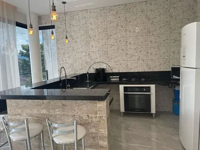 Casa com 490m² 3 quartos e 3 banheiros, à venda, no bairro Village Mantiqueira em Guaratinguetá