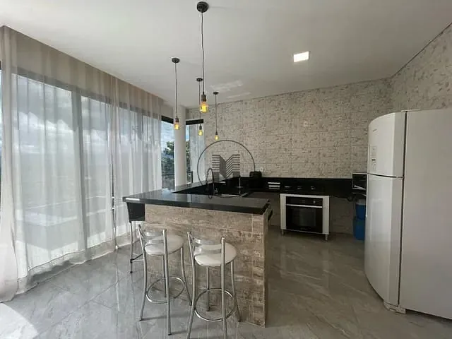 Casa com 490m² 3 quartos e 3 banheiros, à venda, no bairro Village Mantiqueira em Guaratinguetá